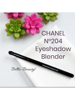 Chanel Nº 204 Rounded Eyeshadow Brush LES PINCEAUX DE CHANEL.        ~NEW~
